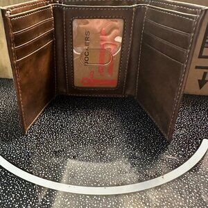 Dockers leather tri-fold wallet